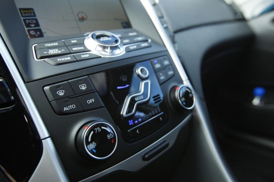  Hyundai Sonata 2.0T 2010 года  (фото 25 из 67)